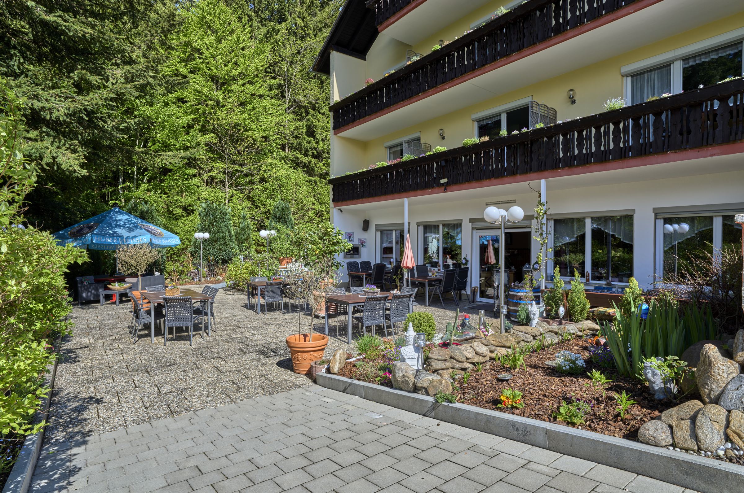 Sonnenterrasse vor dem Hotel Sonnleitn